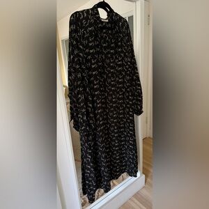 Mes Demoiselles Paris 
100% Maxi Silk Black Dress with pockets 
Sz M / L 🖤